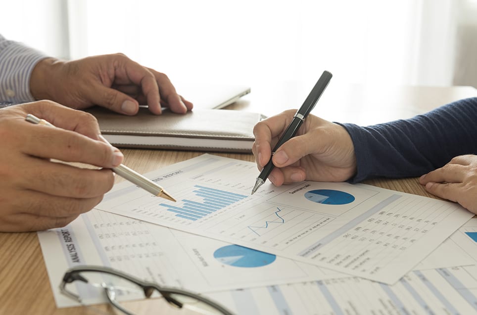 manager-analyze-financial-numbers-to-view-the-performance-of-the-company manager analyze financial numbers to view the performance of the company